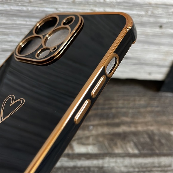 iPhone 12 6.1 inch screen black gold heart case - Picture 2 of 5